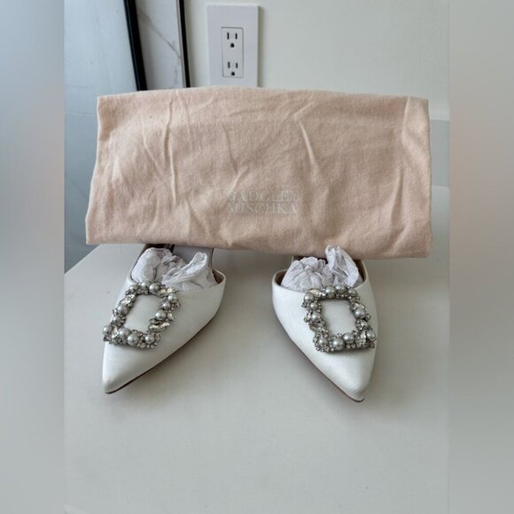 Badgley Mischka White Fabia Kitten Heel with Crystal Buckle NWT - Picture 9 of 10